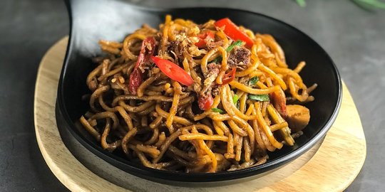 Disebut Spagetinya Orang Batak, Incip Kelezatan Mi Gomak di Medan