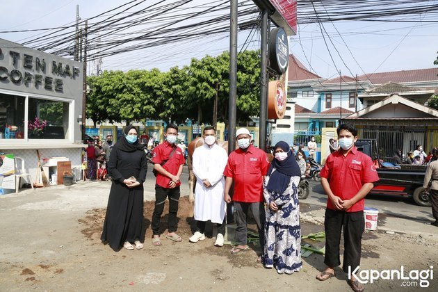 5 potret putra siregar pecahkan rekor muri sembelih hewan kurban di 1100 masjid