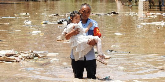 Banjir Parah di China, 12 Orang Tewas