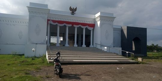 Megahnya Kantor Desa di Jember, Dibangun Mirip Istana Negara Jakarta