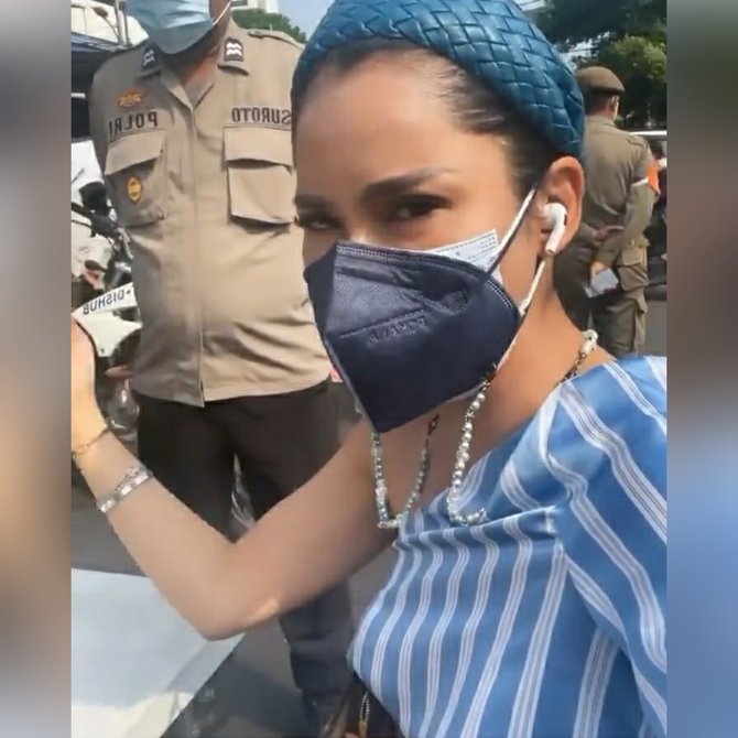 devi lanni bangga didenda rp250