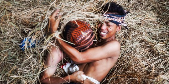 Tradisi Gulat Okol, Duel Pemuda Surabaya Bak Sumo Ala Jepang