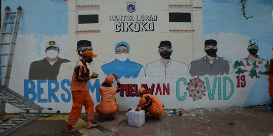 Berpesan Melalui Mural Melawan Covid-19