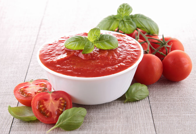 ilustrasi saus tomat