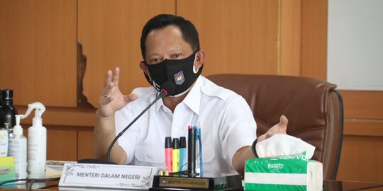 Mendagri Desak Kepala Daerah Segera Berikan Vaksin ke Masyarakat, Jangan Disimpan