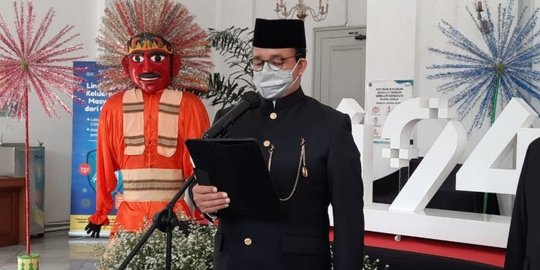 Anies Bandingkan Program Vaksinasi Covid-19 dan Bansos