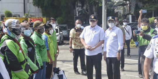 Airlangga Sebut Pengemudi Ojol adalah Pahlawan saat PPKM