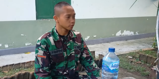 Salut Aksi Prajurit TNI Baru Ini Saat Memperkenalkan Diri Kepada Seniornya