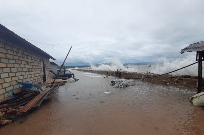 banjir rob di kelurahankecamatan sulamu kabupaten kupang ntt
