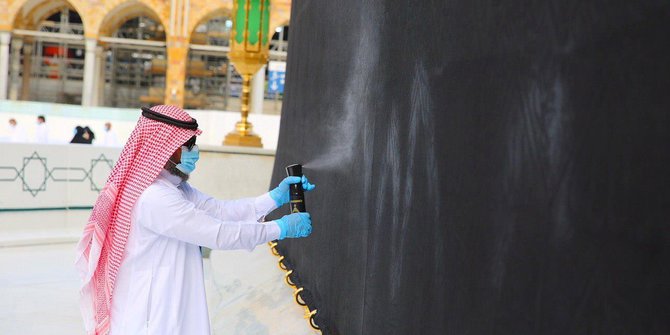 Haji Usai, 4000 Pekerja Bersihkan Kabah Pakai 70.000 Liter Disinfektan 10 Kali Sehari