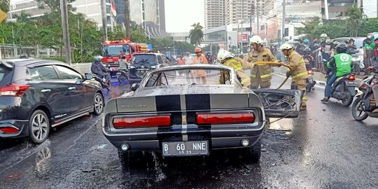 Ford Mustang Hangus Dilalap Api di Pondok Pinang, Kerugian Ditaksir Rp2 Miliar