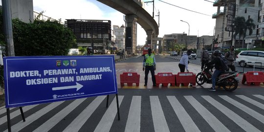 Kondisi Jalan Jakarta Hari Kedua Perpanjangan PPKM Level 4 Ramai Lancar