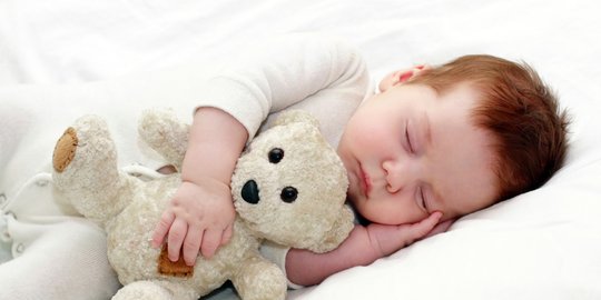 8 Rutinitas Harian Bisa Bantu Bayi Tidur Lebih Nyenyak, Ibu Wajib Tahu