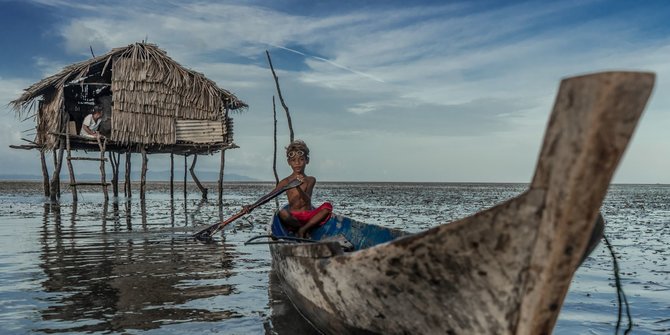 Menilik Kehidupan Suku Bajo Buton, Pengembara yang Tinggal di Laut