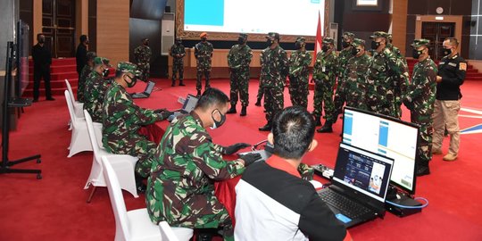 Tracing Covid-19 Secara Digital, Panglima TNI Beri Laptop ke Babinsa
