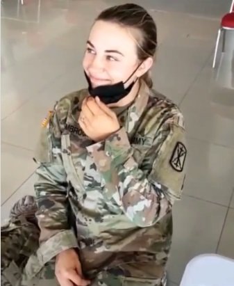 tentara wanita cantik amerika ini jadi primadona
