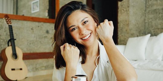 Intip Foto Lawas Nana Mirdad, Cantik Sedari Kecil dan Cute Abis - Vimarsana News