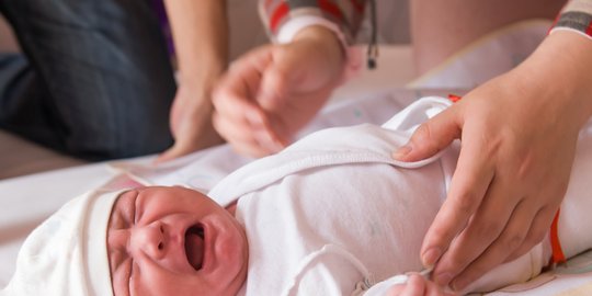 Bayi Tidak Menangis Saat Dilahirkan? Ketahui Penyebabnya
