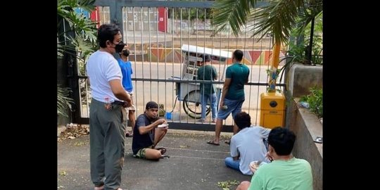 Pedagang Bakso yang Layani Pasien Covid-19 di Jakbar Jalani Tes Swab