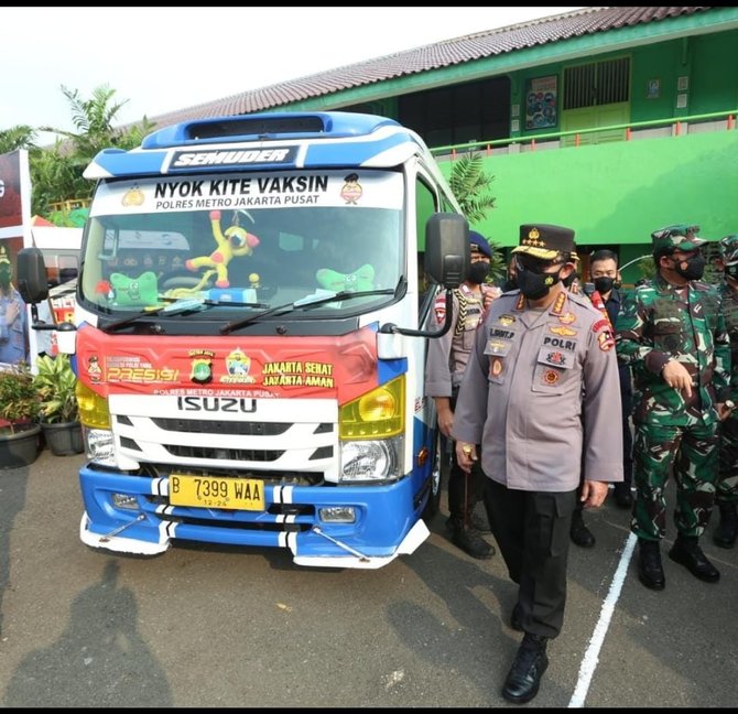 polri gelar posko ppkm di pasar