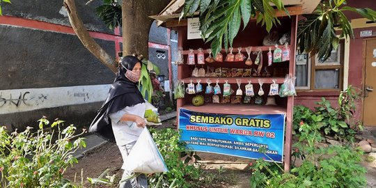 Kedai Sembako Gratis untuk Warga Terdampak Pandemi - Vimarsana News