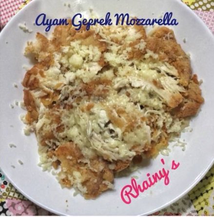 resep ayam geprek keju mozarella yang kekinian lezat dan mudah dibuat