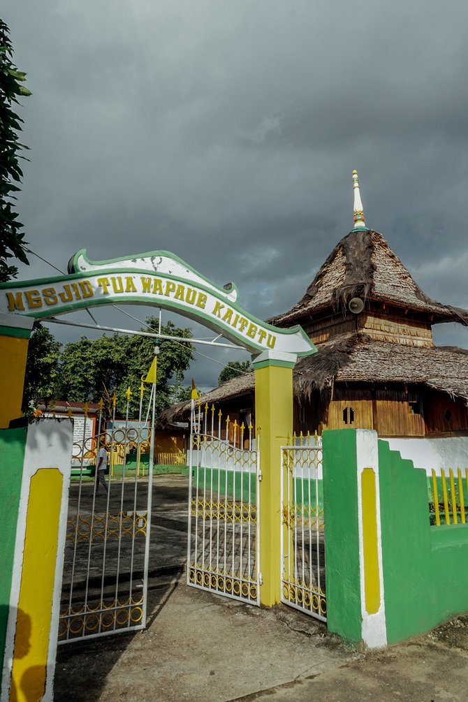 masjid tertua wapauwe