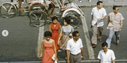 Potret Surabaya Tahun 1960-an, Gaya Berpakaian Warganya Jadi Sorotan