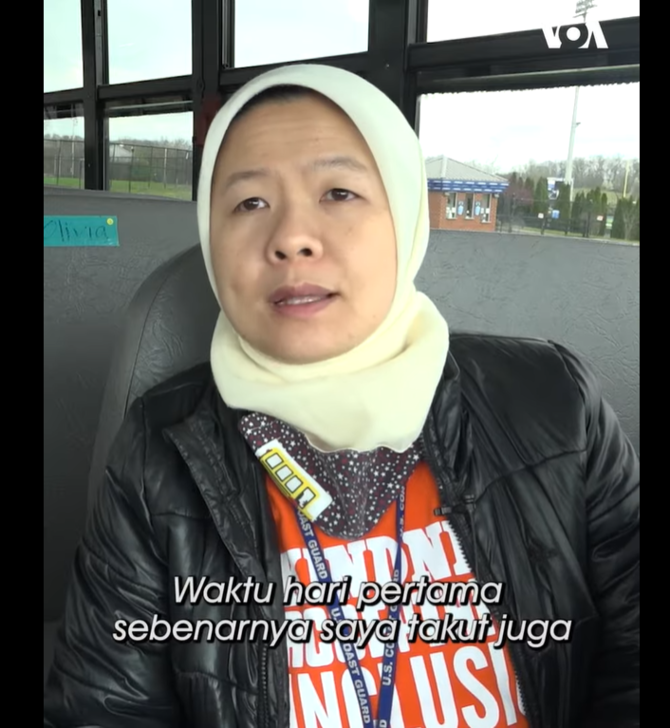 wanita muslim indonesia jadi sopir bus sekolah di amerika