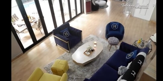 6 Potret Rumah Mewah Melaney Ricardo, Ada Sentuhan Warna Biru dan Super Homey