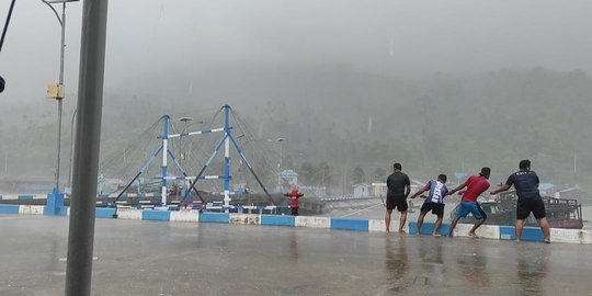 TNI AL Selamatkan Bagan Nelayan Hanyut di Selat Lampa Natuna