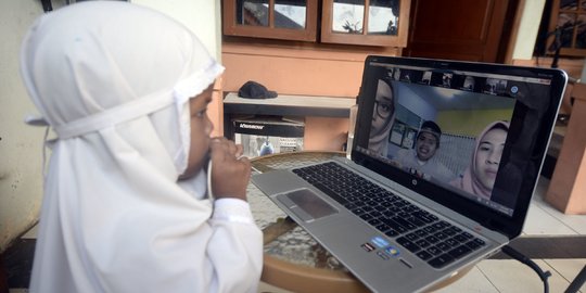 Tolak Pengadaan Laptop Rp17 T, PKS Ungkap Kendala Digitalisasi Sekolah