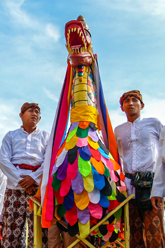 ngulur naga keraton kutai kartanegara