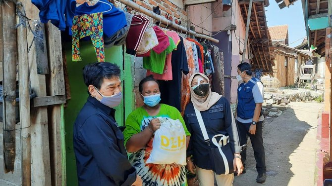 solidaritas asn jabar gerakan sukarela salurkan 7946 paket sembako