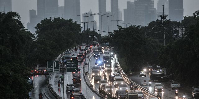 Sejumlah Wilayah Jakarta Diprediksi Hujan Disertai Petir Hari Ini