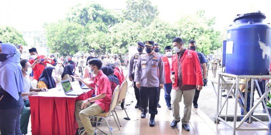 Vaksinasi Covid-19 Digelar Polri dan Mahasiswa di Pulogadung Tembus Seribu Dosis