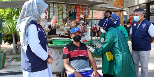 Percepat Vaksinasi, Banyuwangi Rekrut Ratusan Relawan Kesehatan