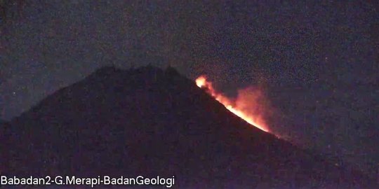 Gunung Merapi Luncurkan Lava Pijar Setinggi 1.200 Meter