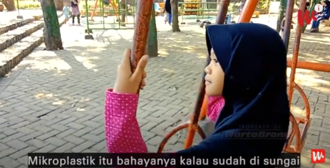protes ke 4 negara maju gadis cilik kesal banyak sampah dibawa ke indonesia