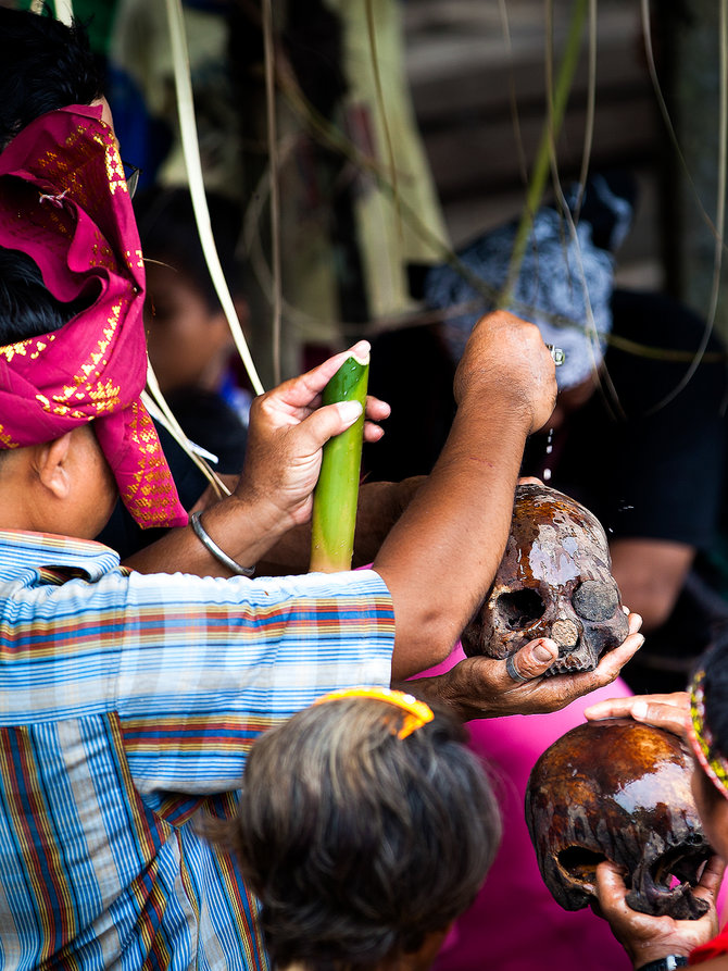 ritual mencuci tengkorak