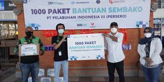 Pelindo III Bagikan Sembako Gratis Bagi Pengemudi Angkutan Umum & Angkutan Daring