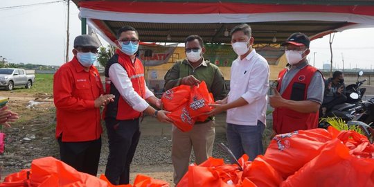 PDIP Bantu Penggali Makam di TPU Rorotan