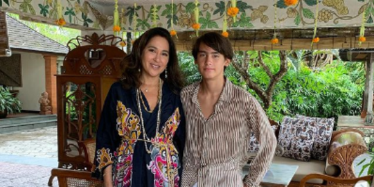 Cucu Bule Bung Karno 'Narik' Becak di Luar Negeri, Penumpangnya Bukan Sembarang Orang