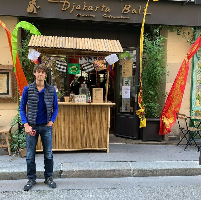 cucu bule presiden soekarno narik becak