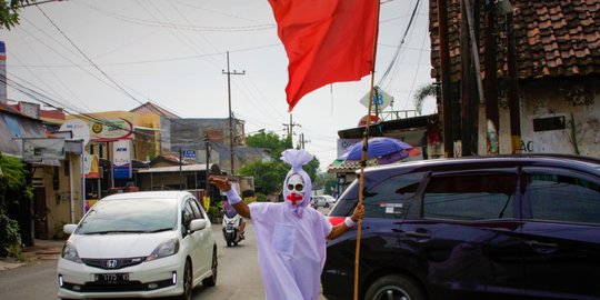 Pocong Cepek, 'Hantu' Andalan di Persimpangan Jalan Surabaya