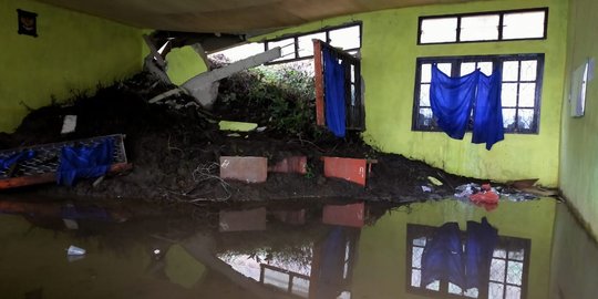 Satu Warga Meninggal Akibat Terseret Arus Banjir di Ende NTT - Vimarsana News