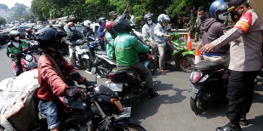 Petugas Gabungan Tetap Periksa STRP di Pos Penyekatan Saat Perpanjangan PPKM Level 4