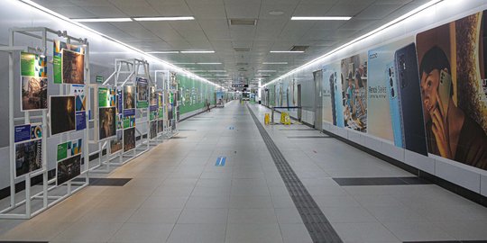 Suasana Stasiun MRT Bundaran HI yang Sepi Akibat PPKM