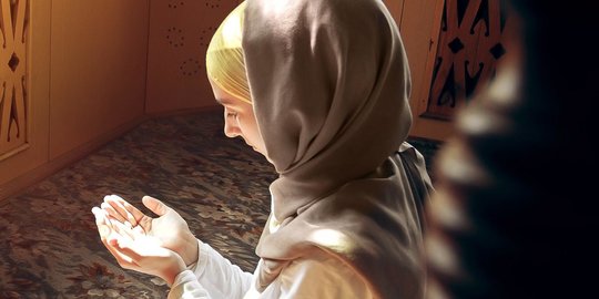 Doa Mohon Dimudahkan untuk Mendapat Pekerjaan dan Rezeki yang Halal