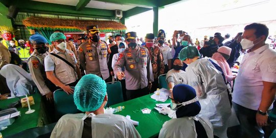 Polda Jateng Gelar Vaksinasi Merdeka Candi, Target 4.000 Warga Per Hari Setiap Polres